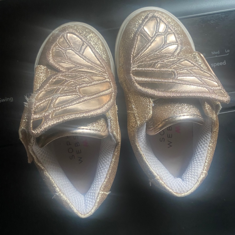 Beautiful Sophia Webster mini sneakers size 22 fits toddler girls 12-18 months